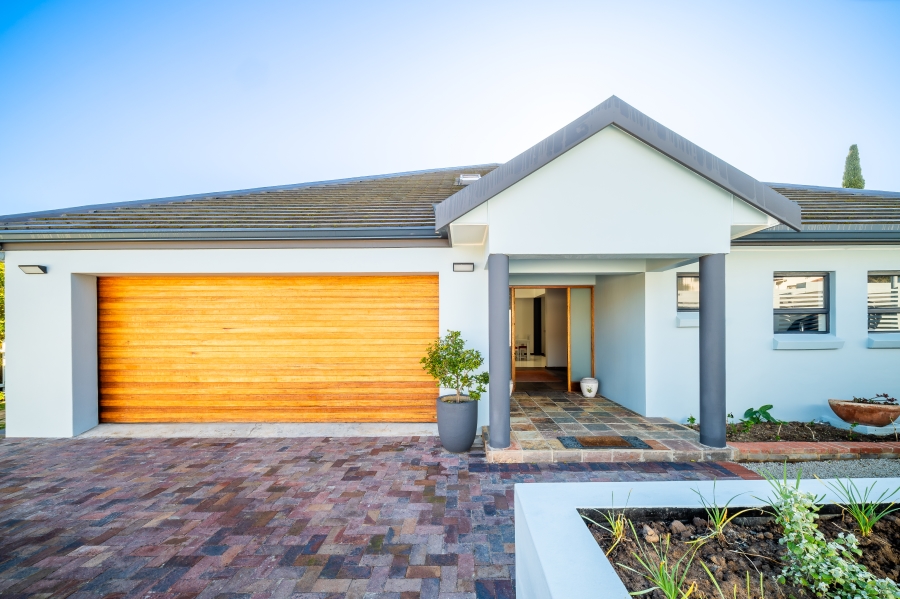 4 Bedroom Property for Sale in Rexford Western Cape